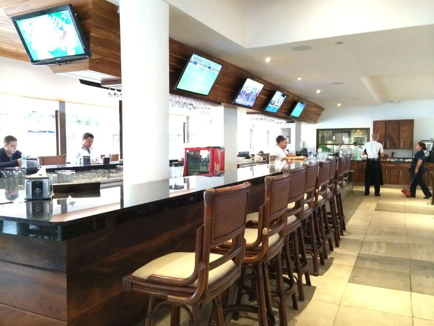 Costa Rica Tennis Club & Hotel