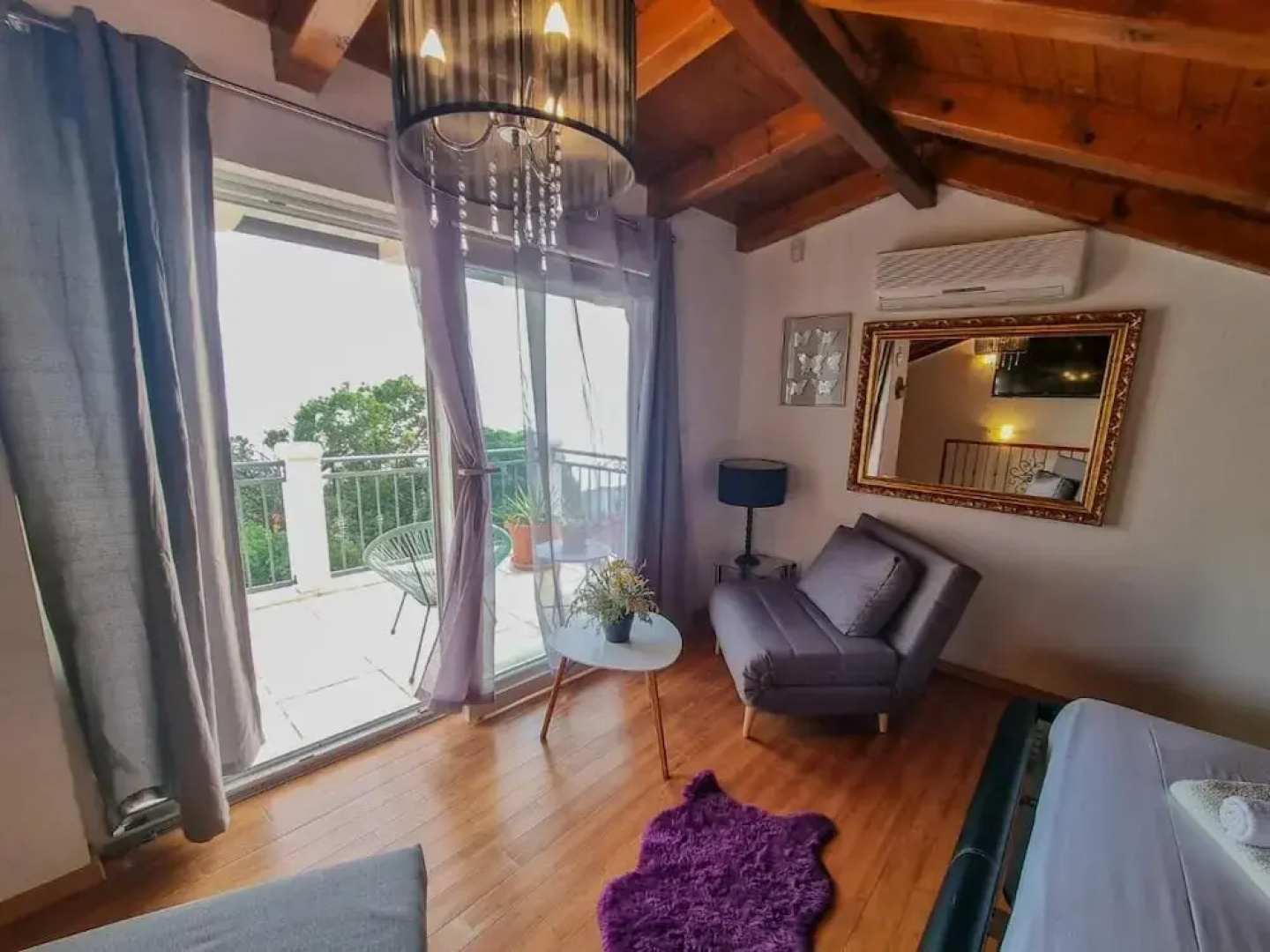Luxe House