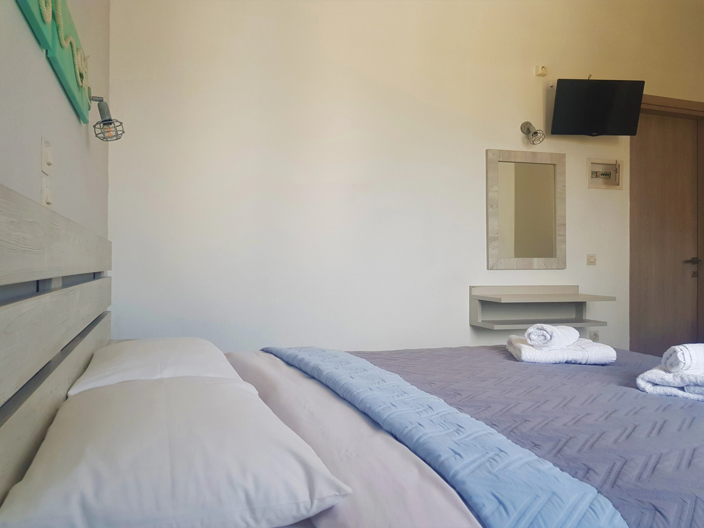 Petros Studios & Suites