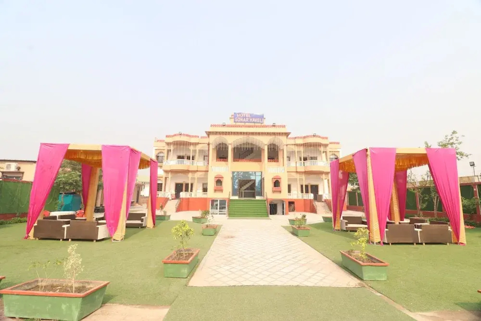 OYO 22446 Sonar Haveli