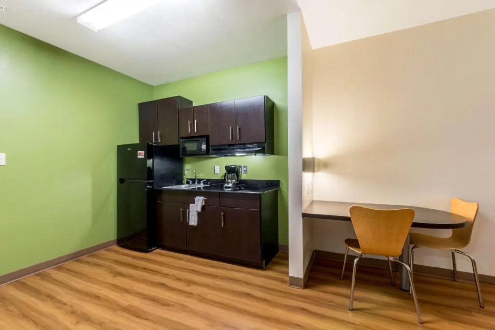 Super 8 by Wyndham Kenedy