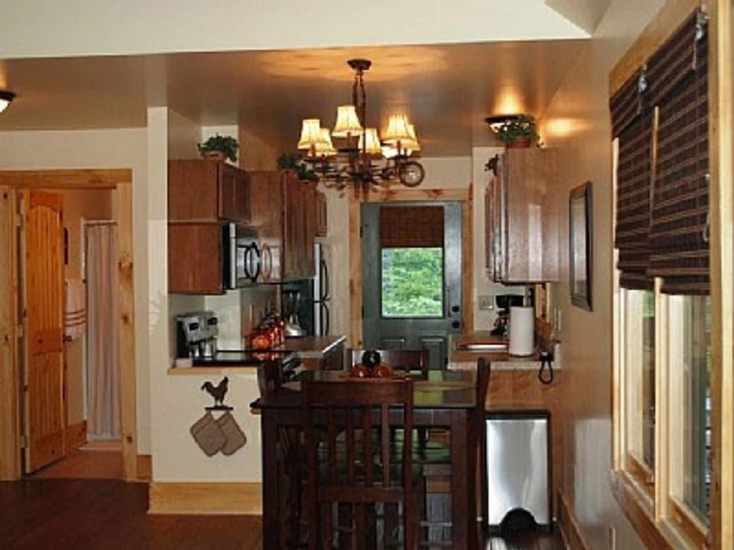 Rooster Ridge Cabin Holiday home 2 BestStayz.1