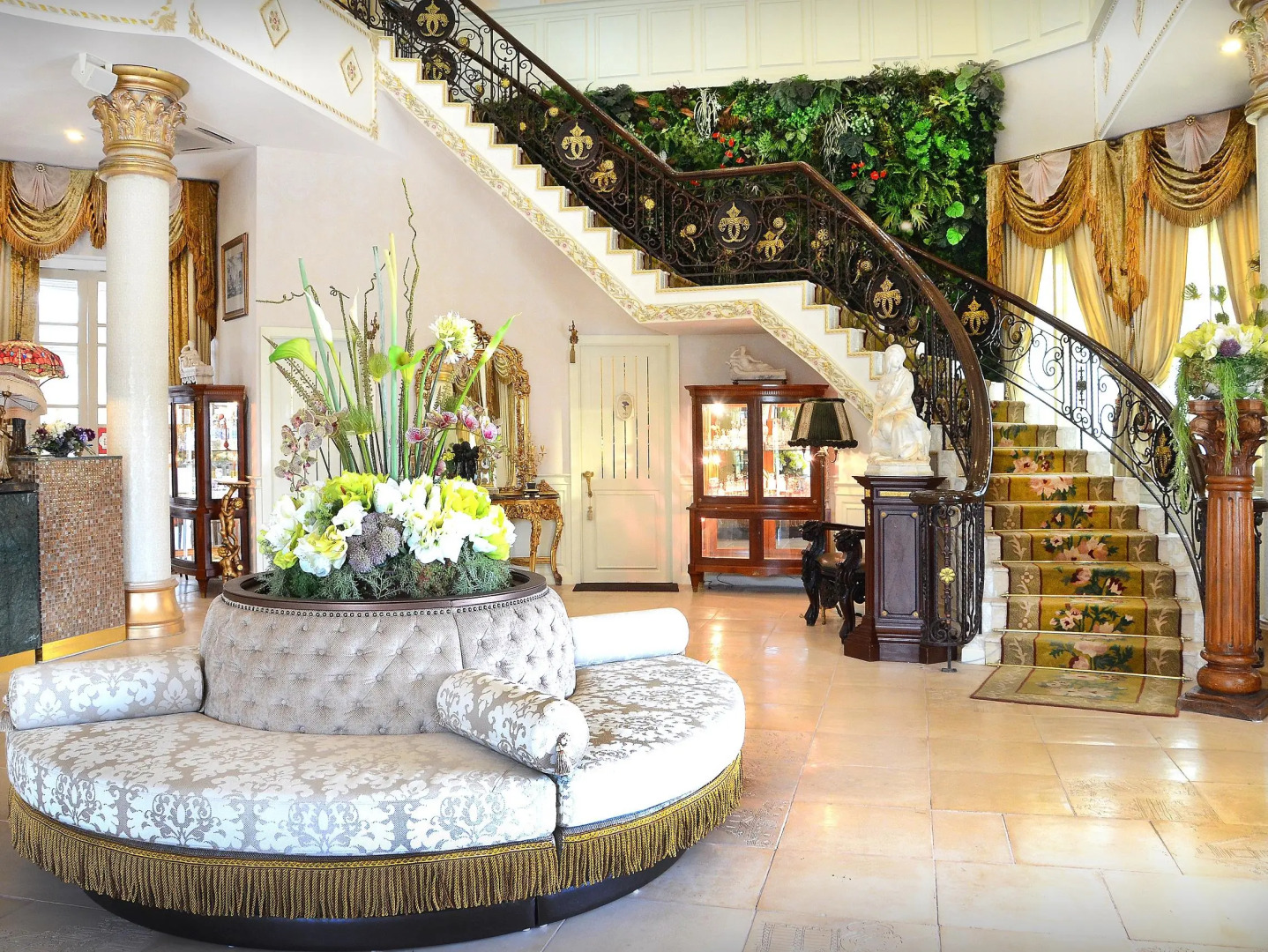 Chuchai Buri Sri Amphawa