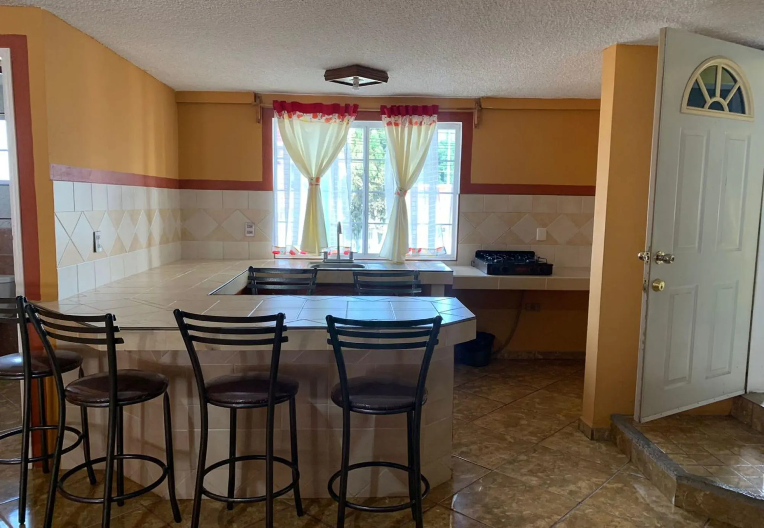 Hotel & Suites Cerro Rojo