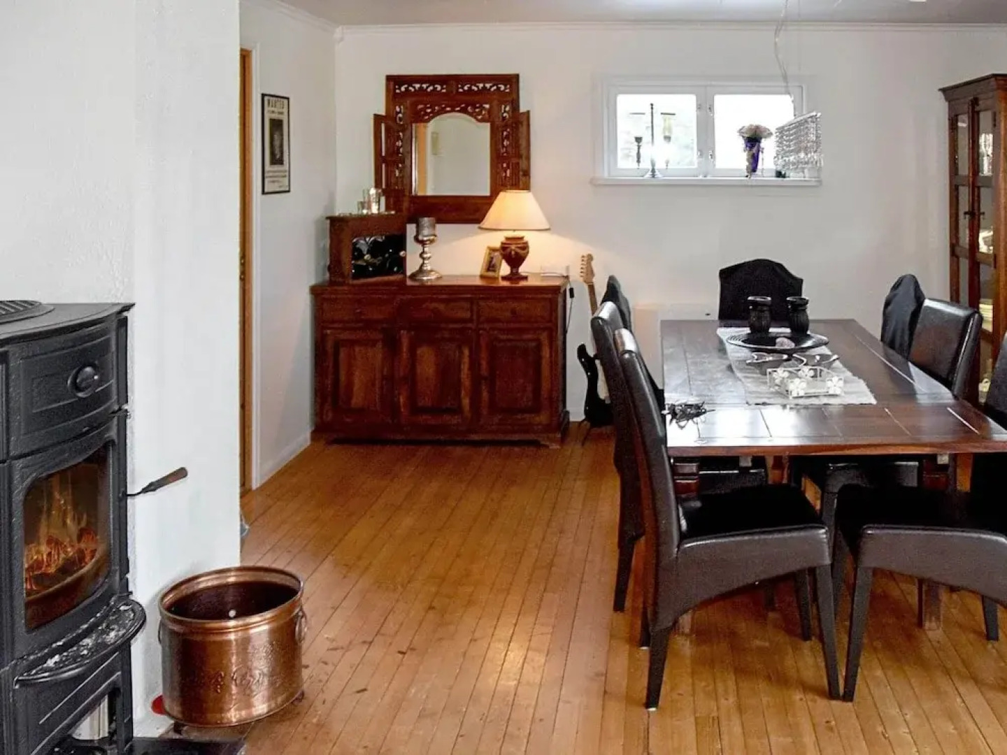 10 Person Holiday Home in Midsund