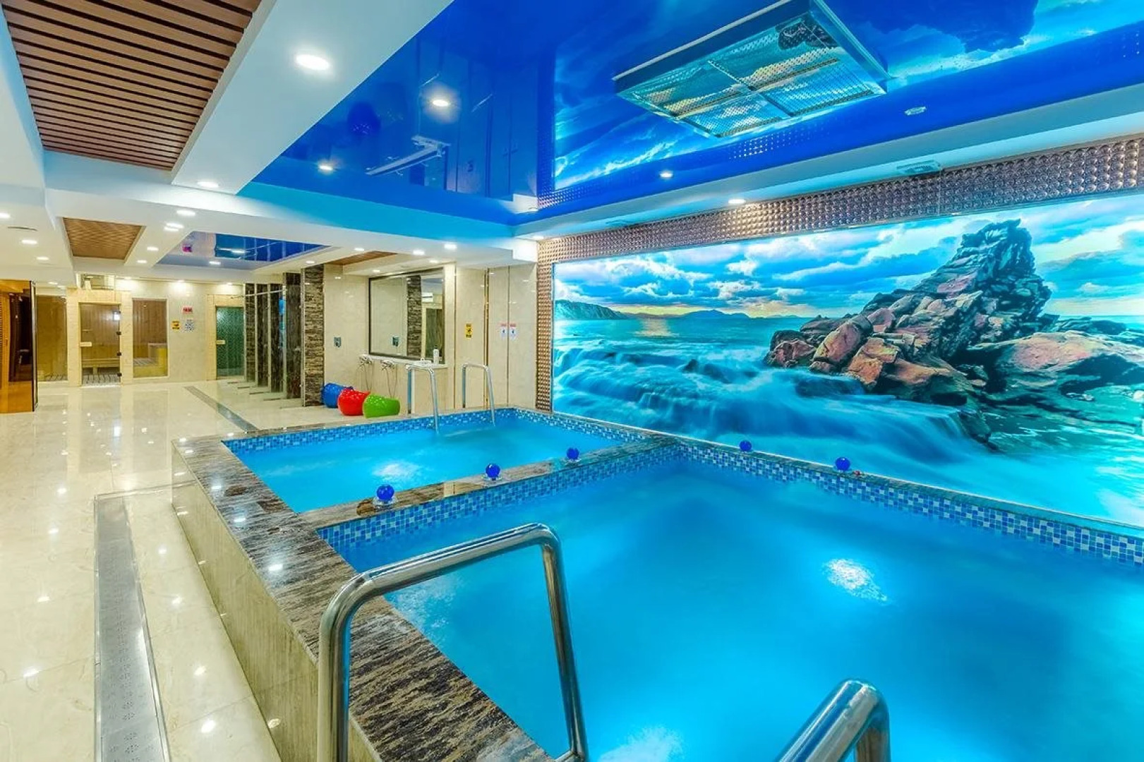 The Grand Hill Hotel