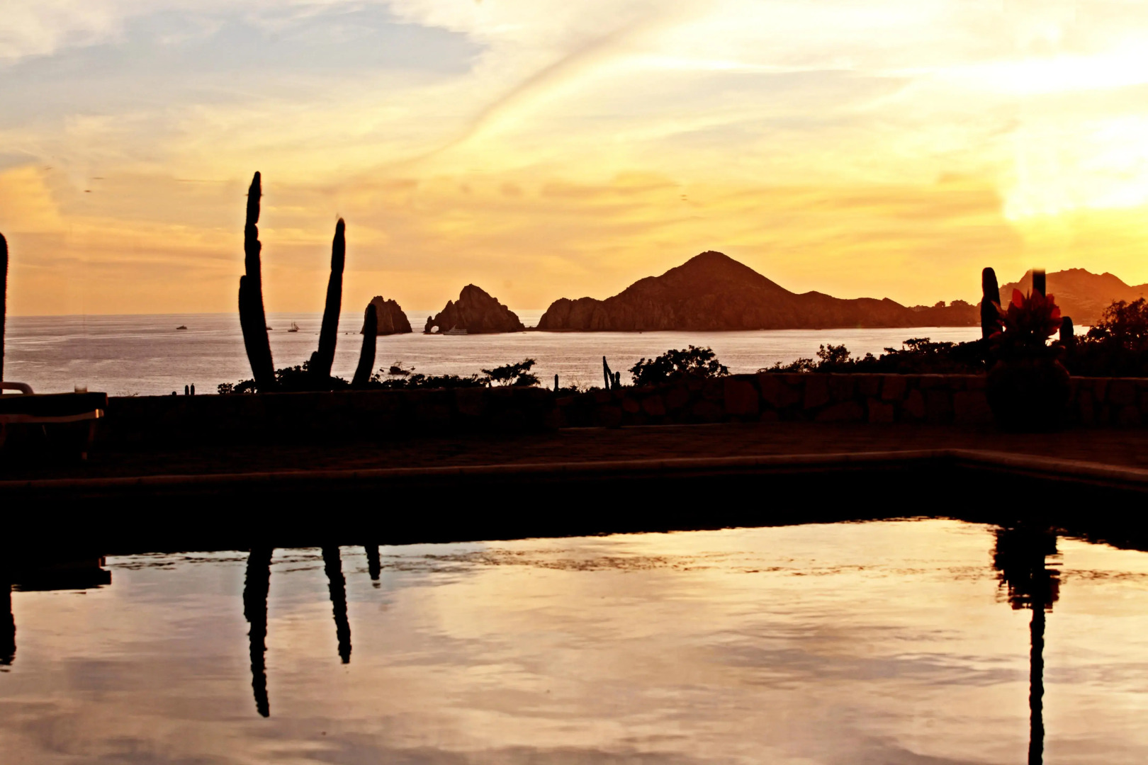 Sunrock Hotel and Suites