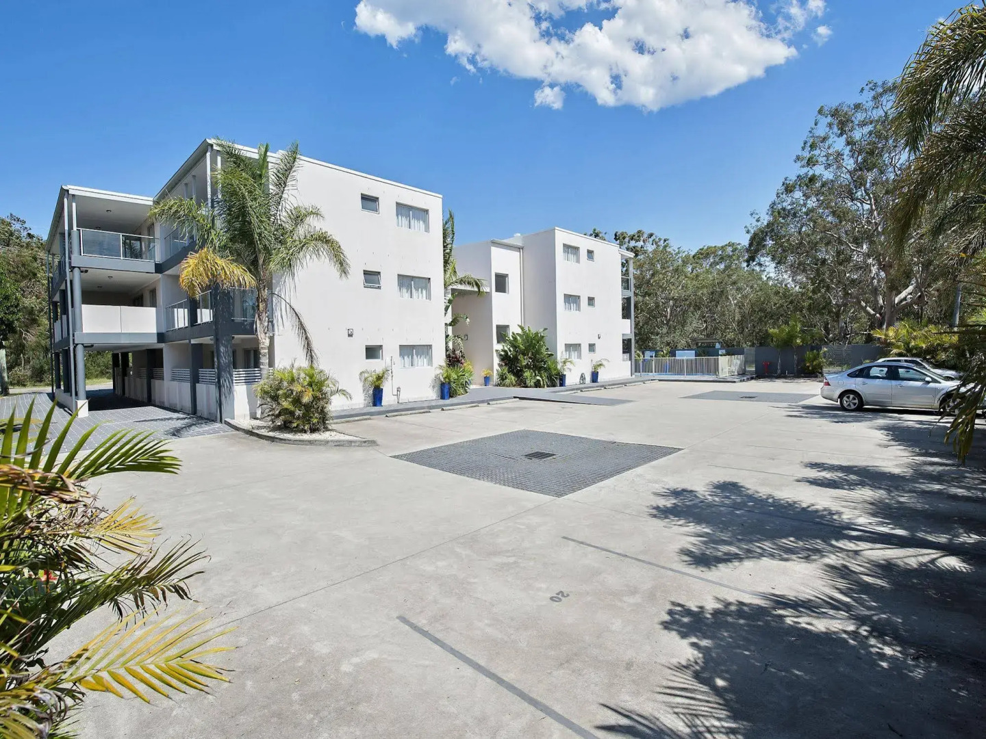 Shoal Bay Beachclub Apartments