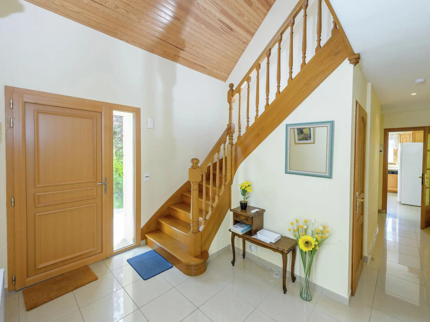 Spacious Villa in Concarneau with Swimming Pool