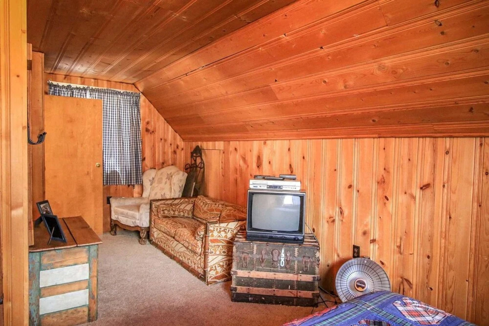 Canyon Log Retreat 1297 by RedAwning