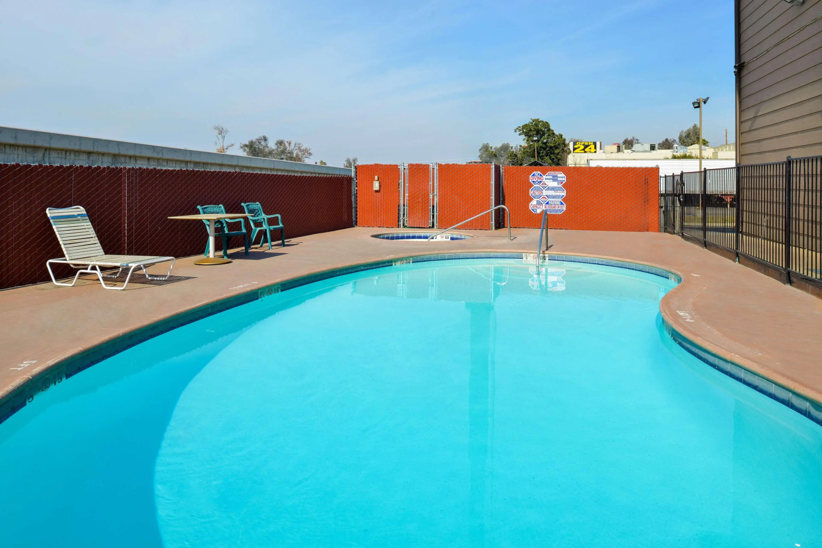 Studio 6 Suites Delano, CA