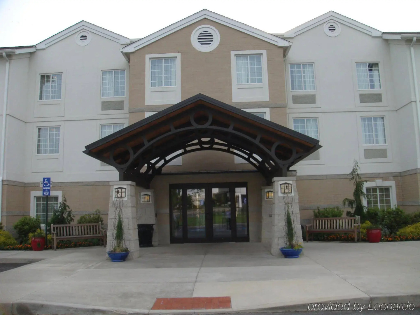 Staybridge Suites Cleveland Mayfield Heights Beachwood by IHG