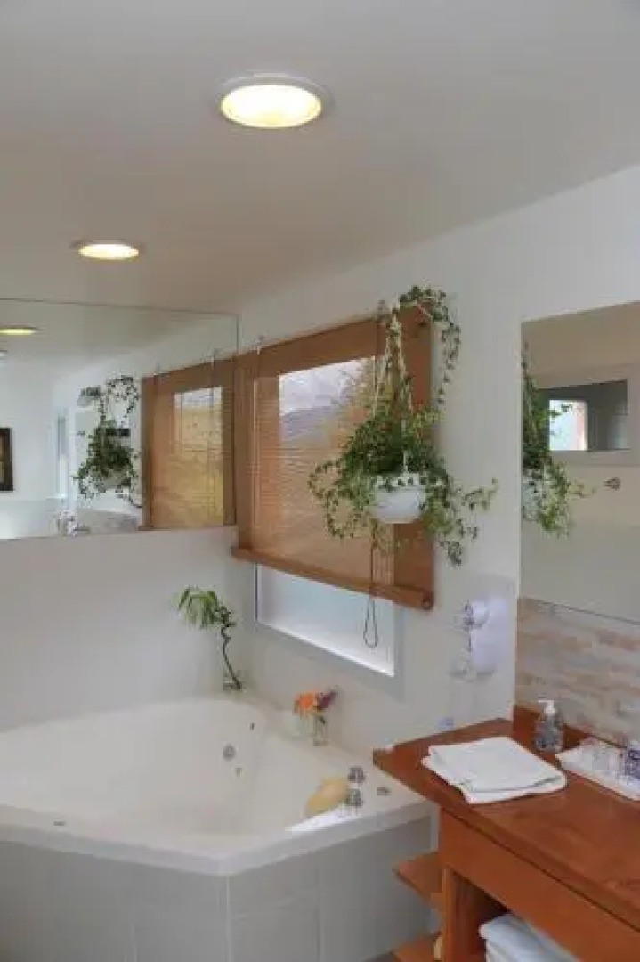 Los Cuatro Vientos Suite