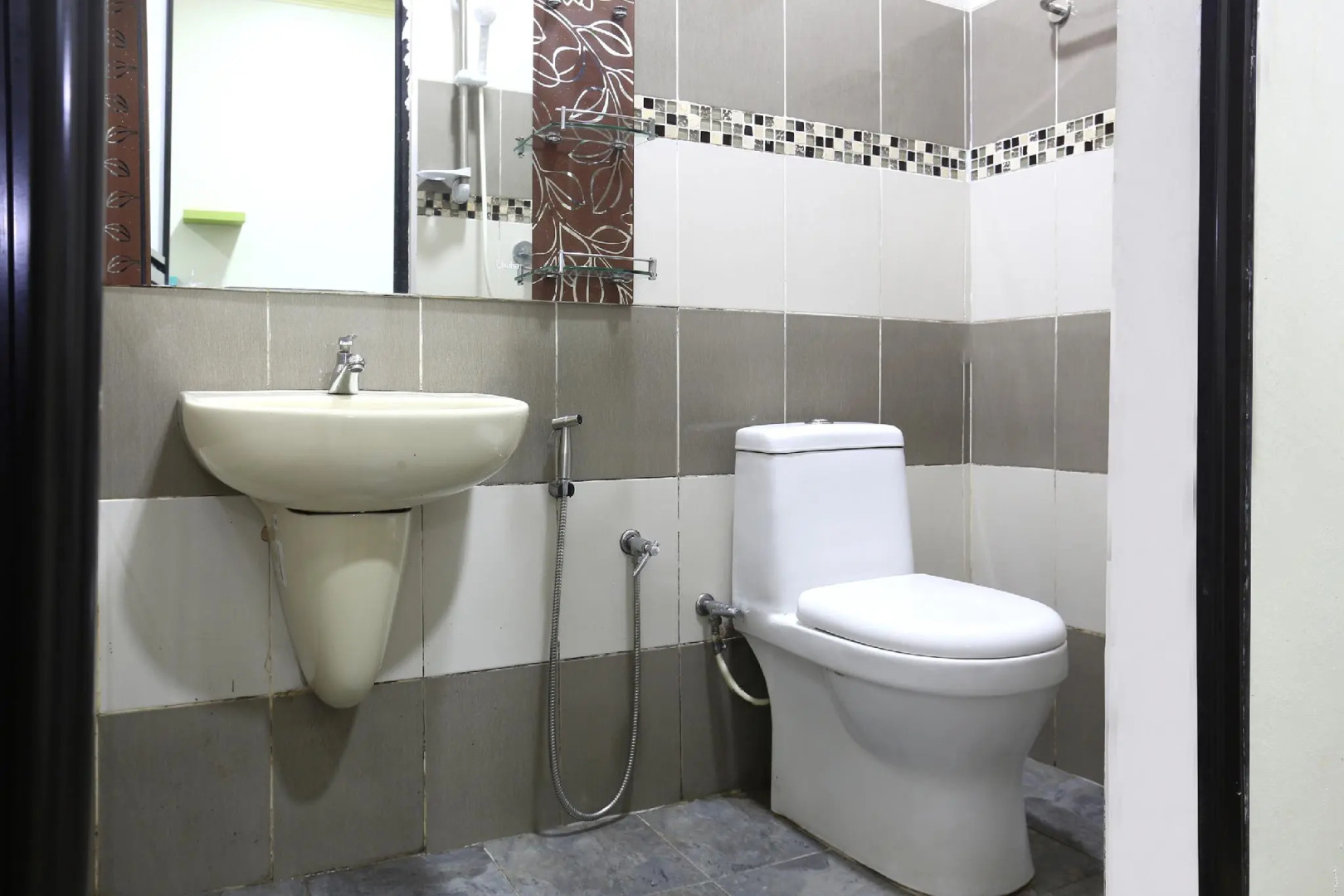 OYO 90045 Dalyla Inn Hotel