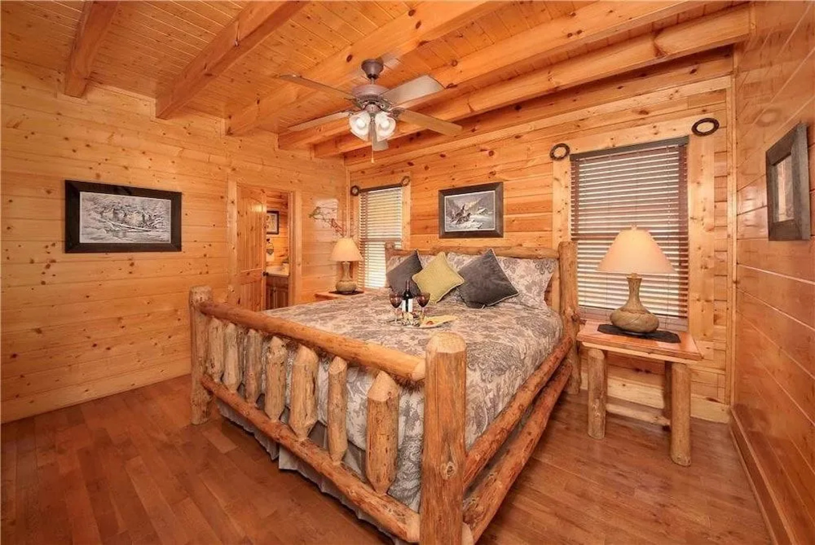 On Eagle's Wings - 2 Br cabin by RedAwning