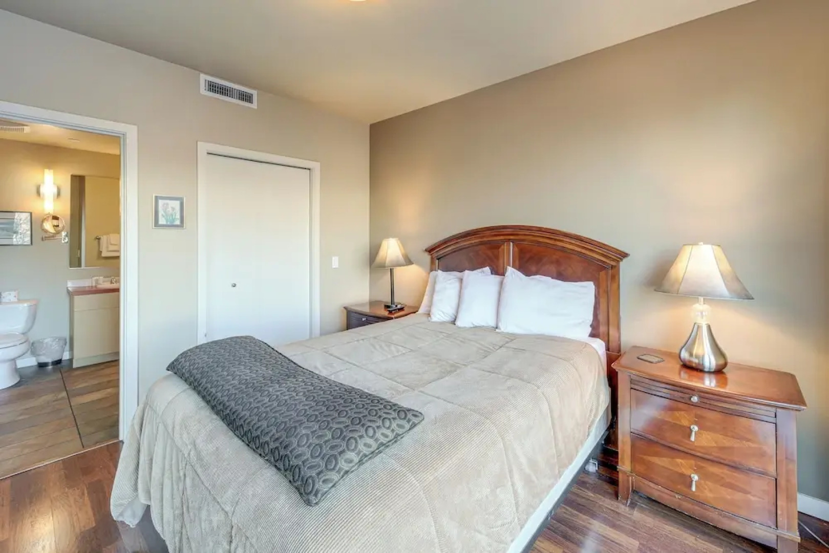 Resort Getaway on Lake Chelan: Pool + Beach Access