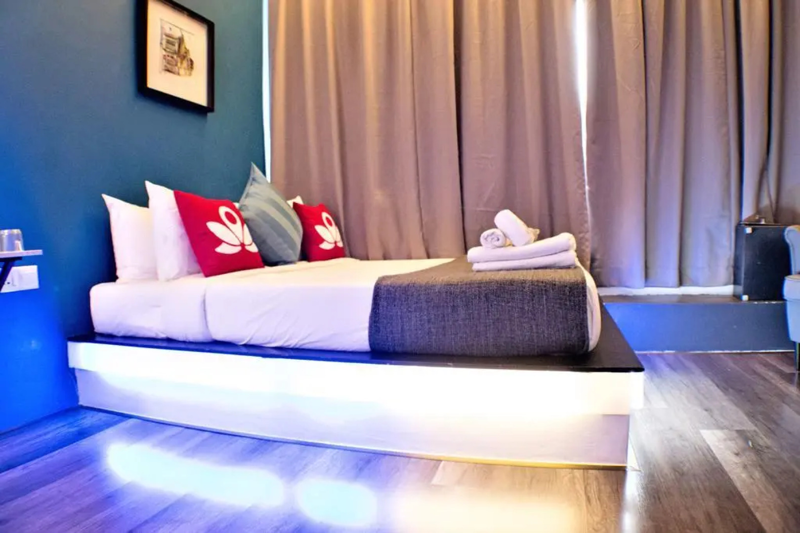 ZEN Rooms Eden Parade