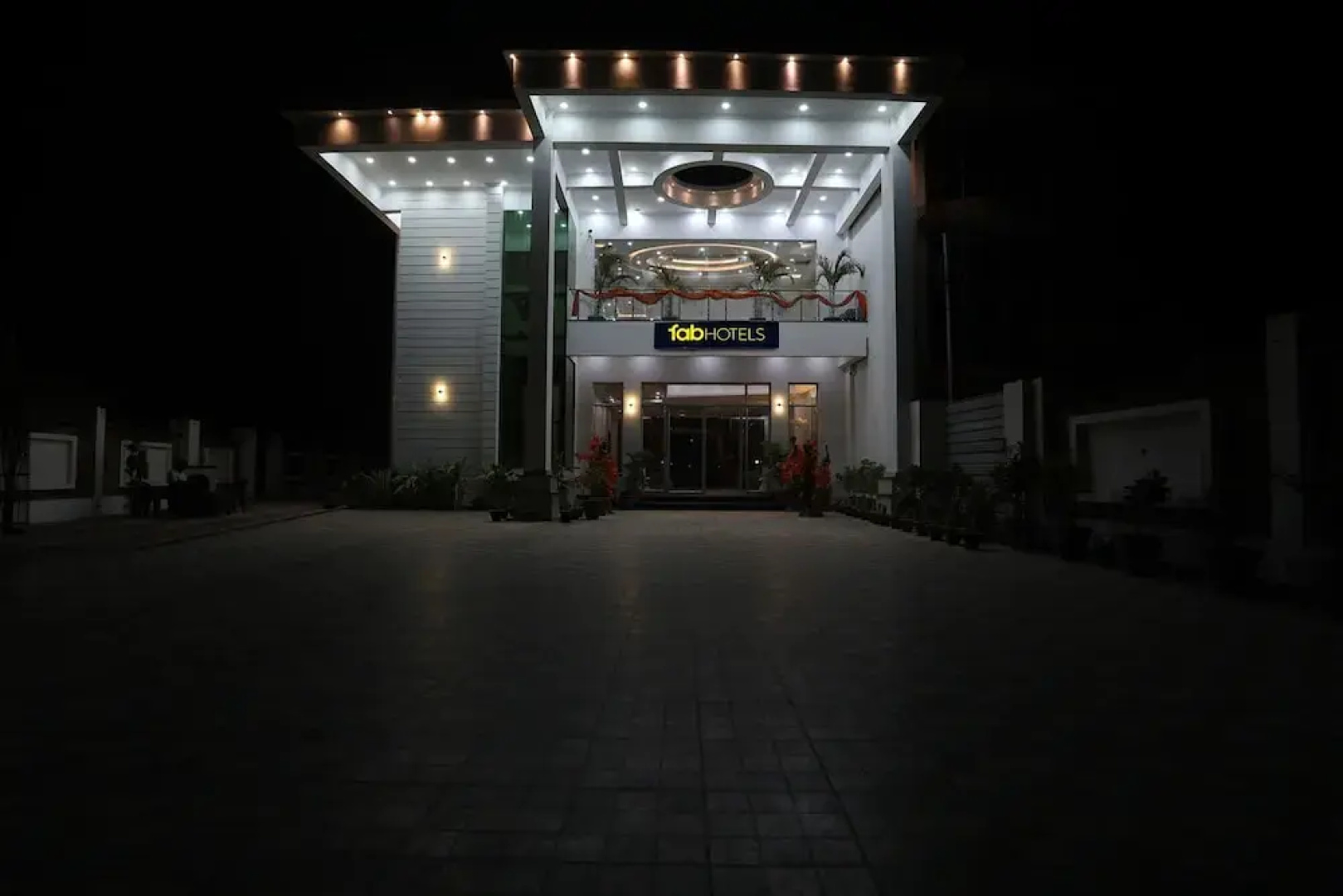Fabhotel Jb Square Resort
