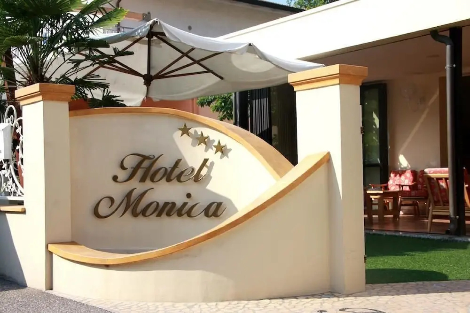 Hotel Monica