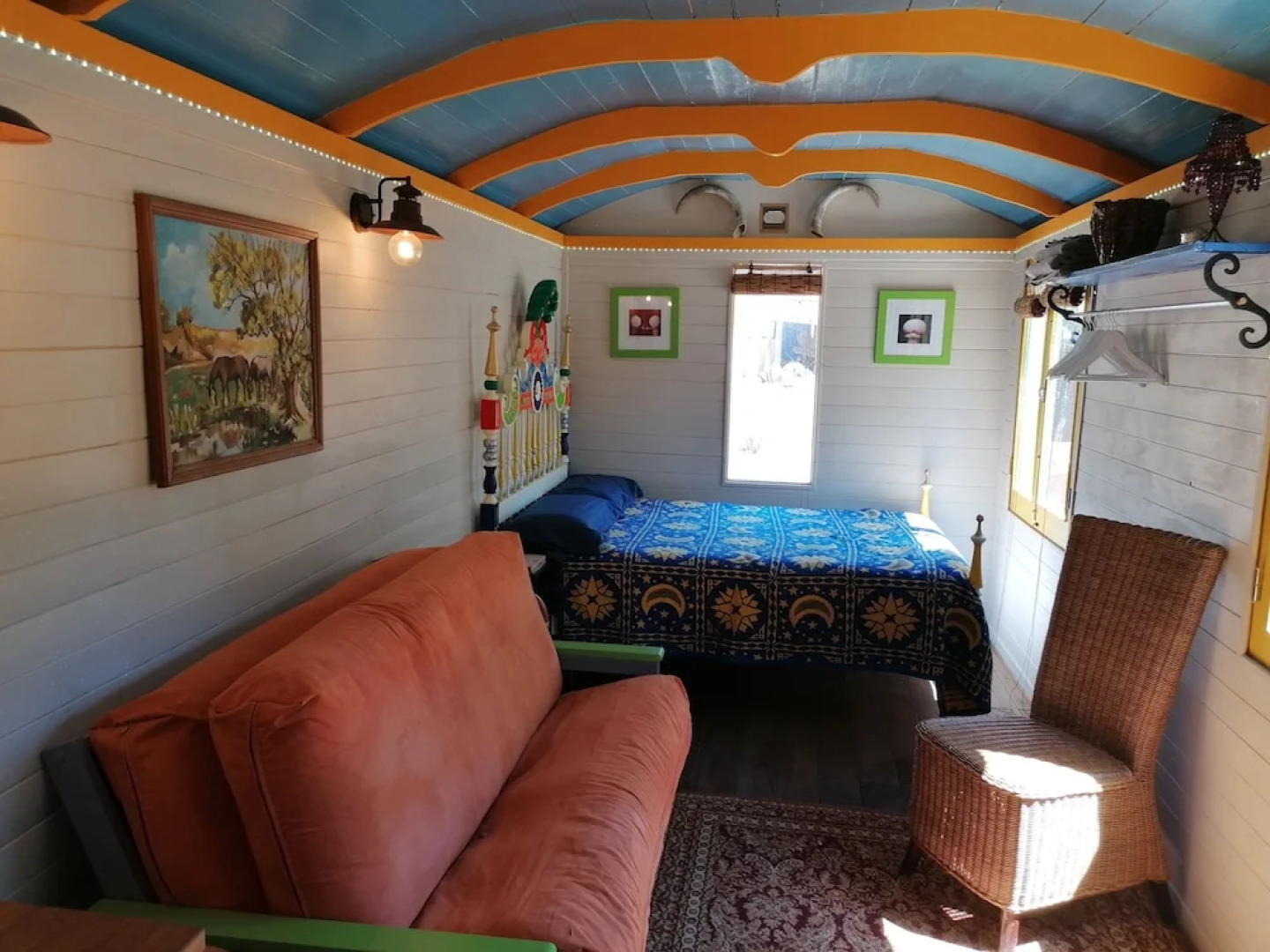 Glamping Circus Wagon With Garden @talurdo Retreat