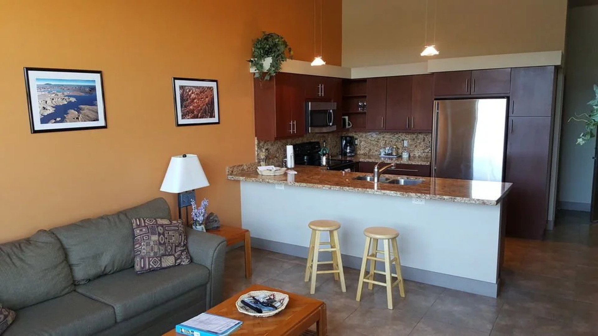 Picazzos Loft in the View Plaza