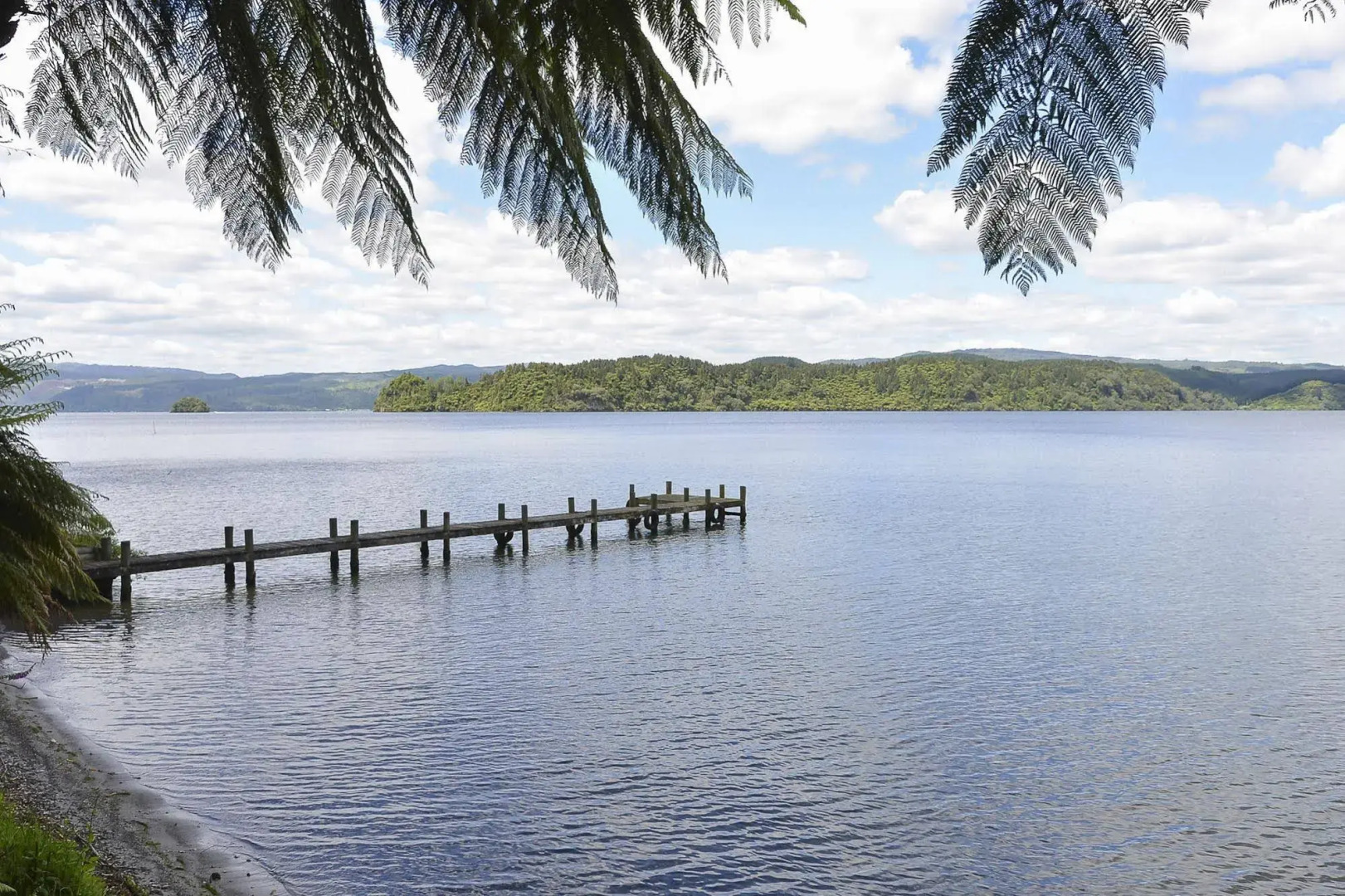 Lakefront Holiday Home