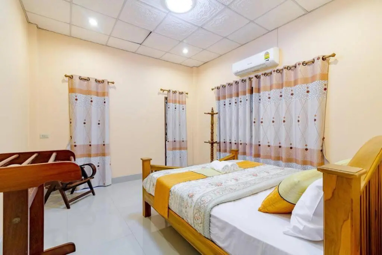 Bangsaphan Paradise Blue House 230 m. to the beach