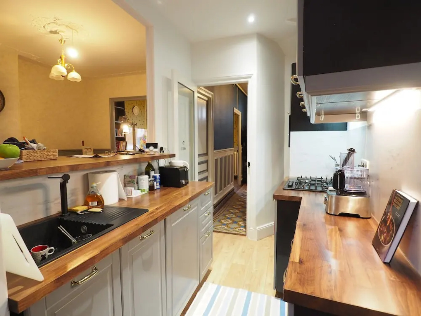 Elegant Bourgeoise Style House