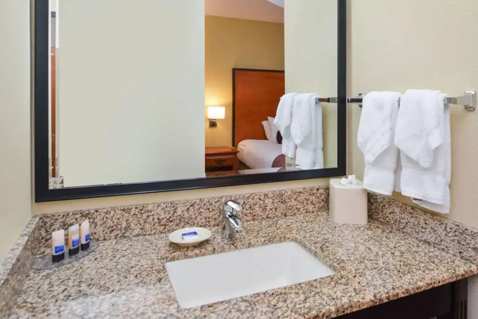 Best Western Plus Cascade Inn & Suites