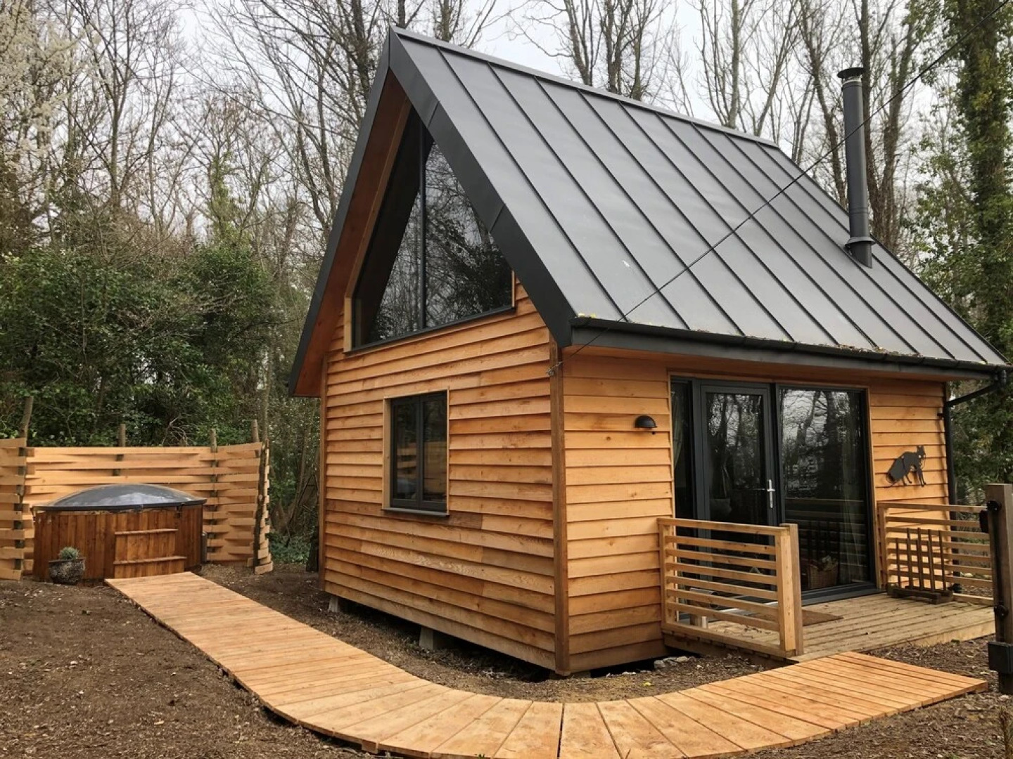 Alfriston Woodland Cabins - Foxes Hollow-hot Tub