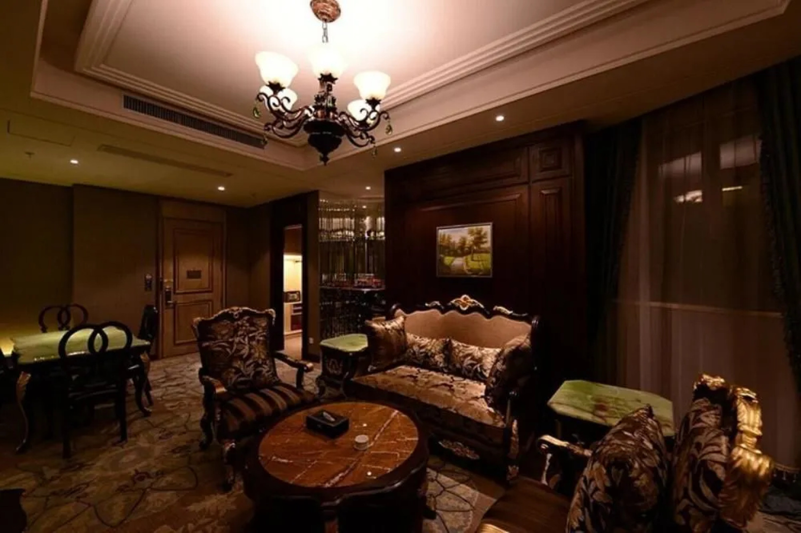 Ramada by Wyndham Luoyang Downtown