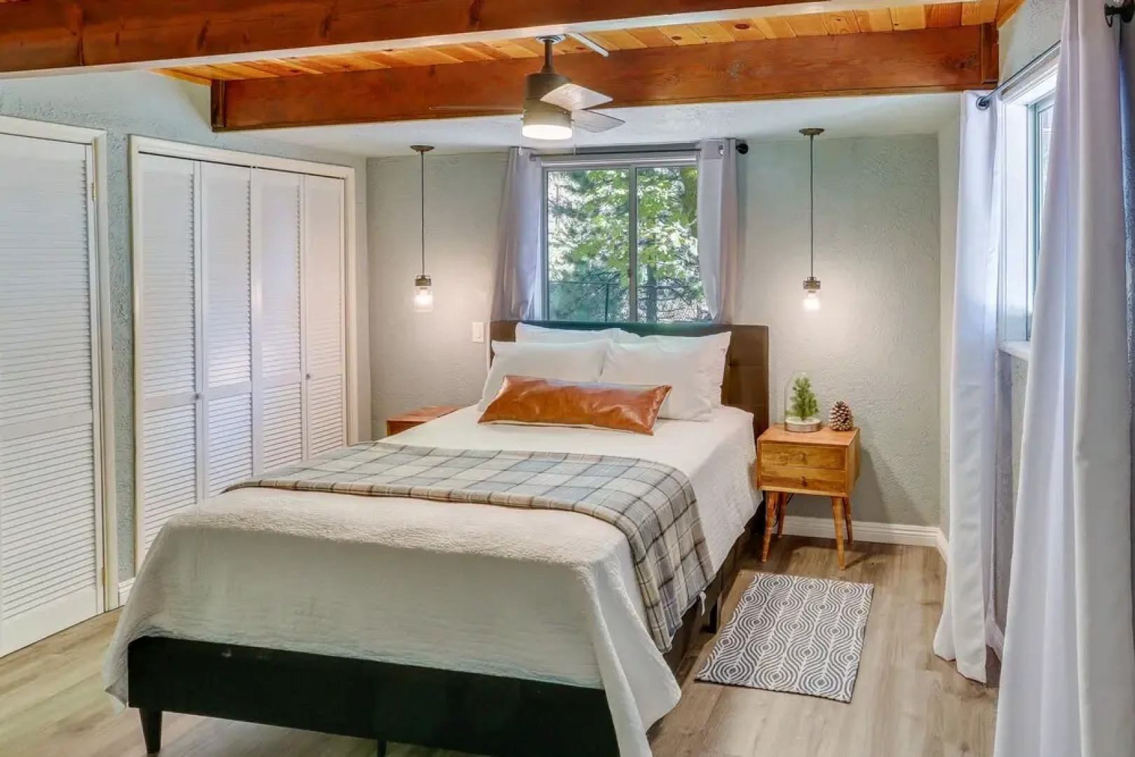 Running Springs Cabin Rental w/ Large Deck & Grill