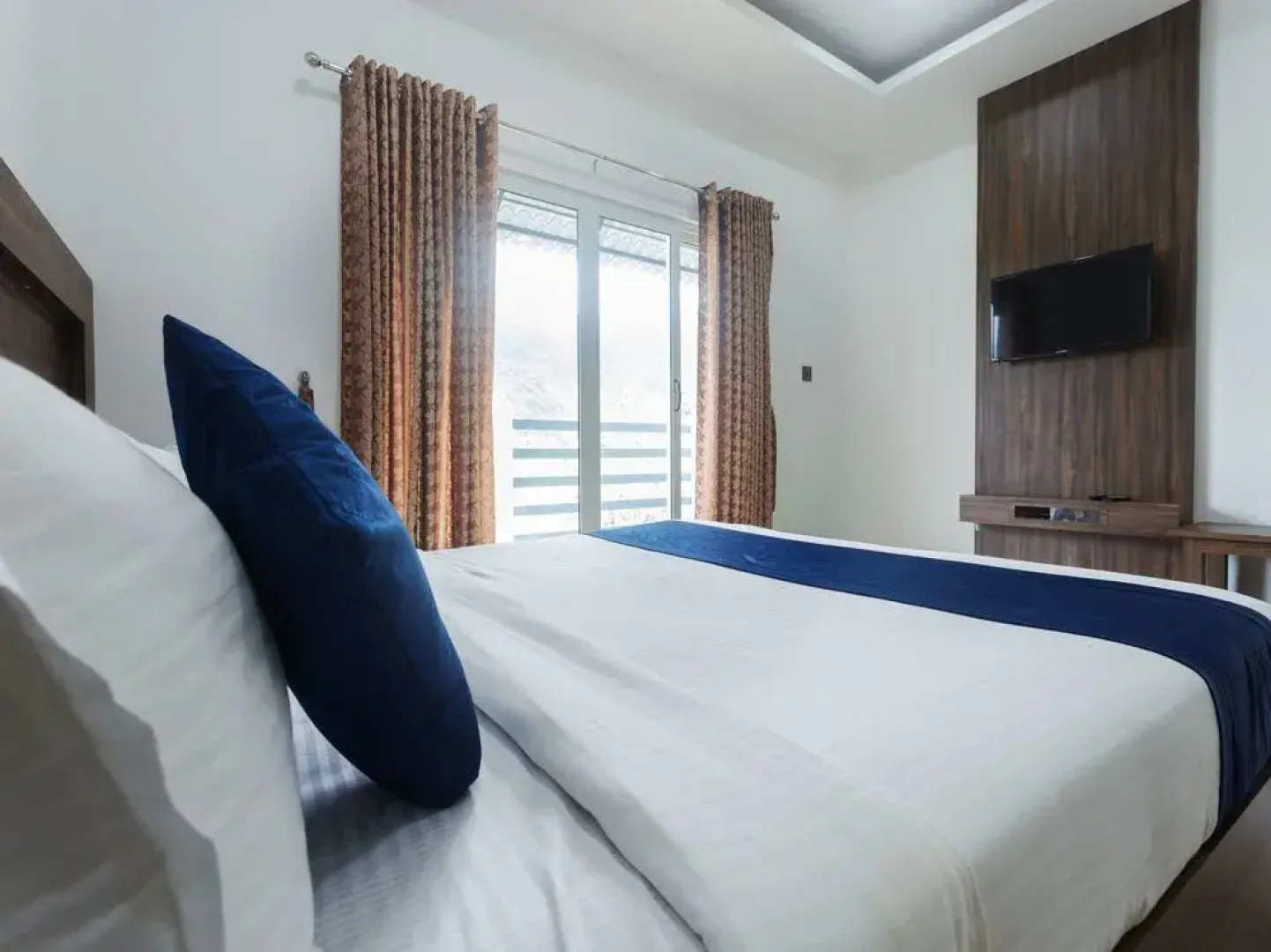 Hotel Misty Garden Resorts