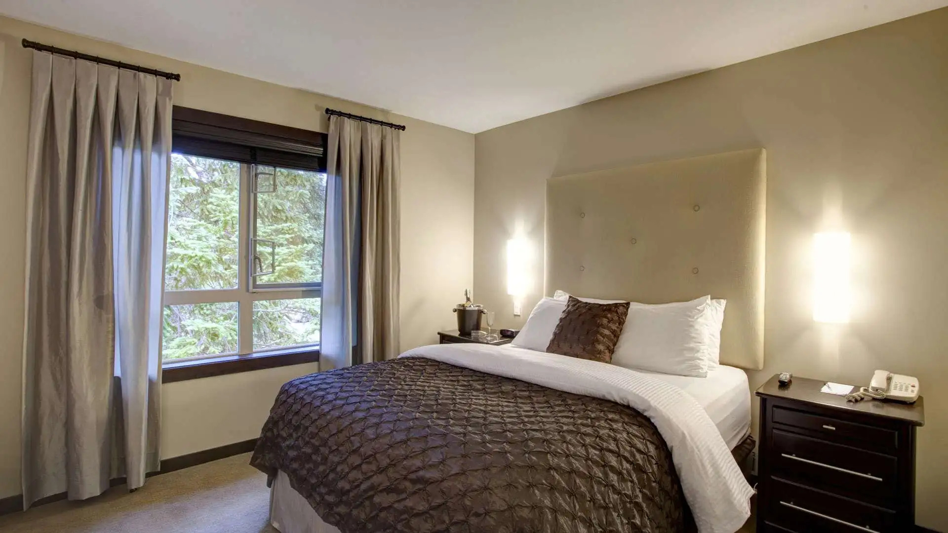 Sunrise Ridge Waterfront Resort