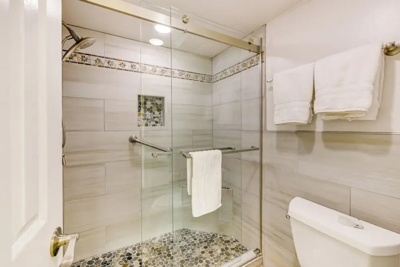 Condo w/ Gulf View! Walk to Redington Beach