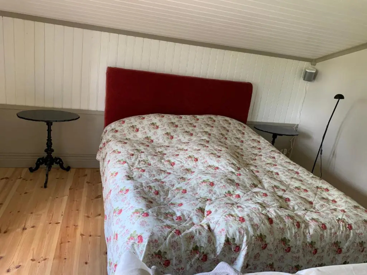 Rustic Luxury Lakeside House - Transformed Chapel