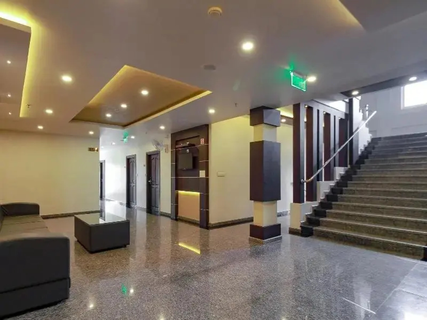 Le Moshe Inn by OYO Rooms