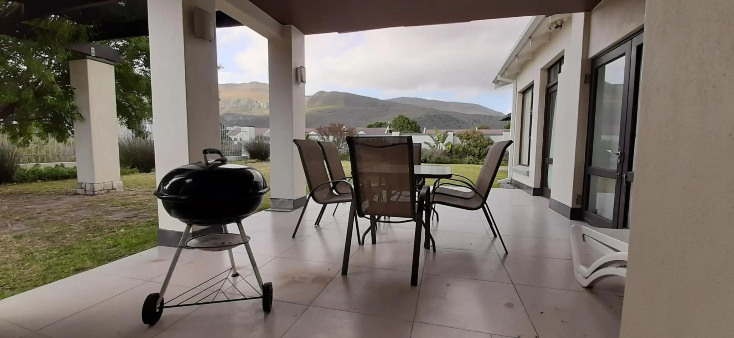 Hadingham Russell Holiday House