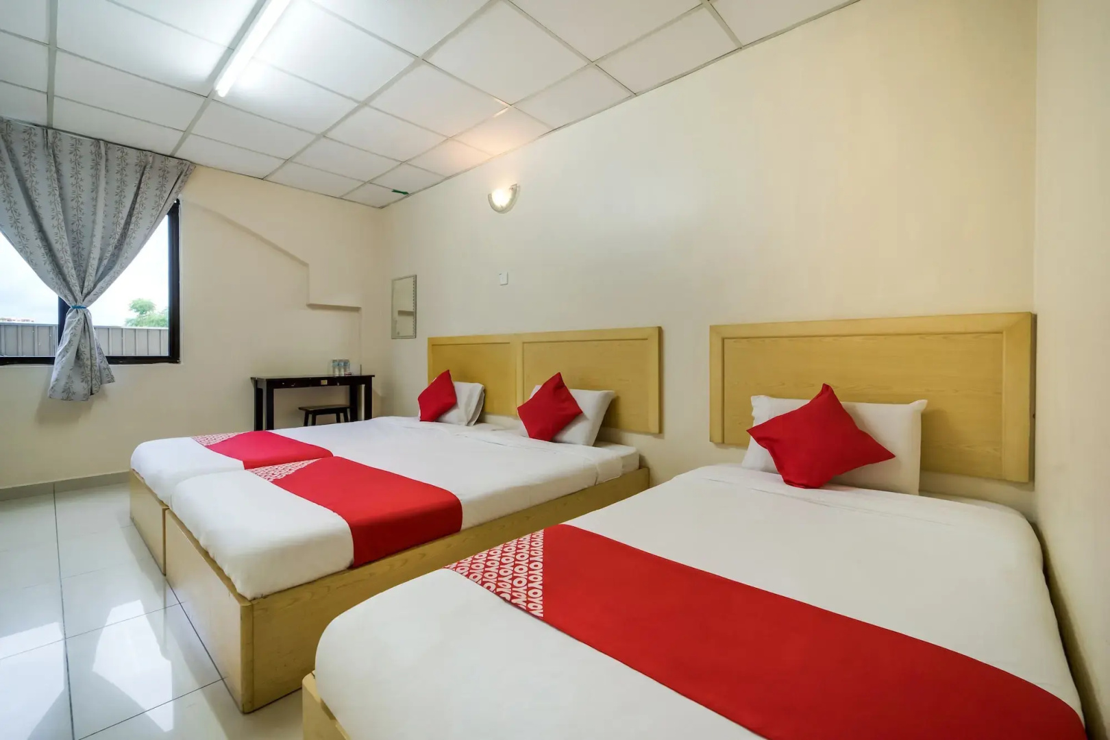 OYO 301 River Inn Hotel