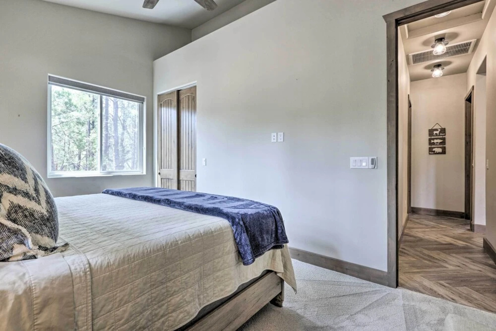 Stylish Show Low House w/ Expansive Deck!