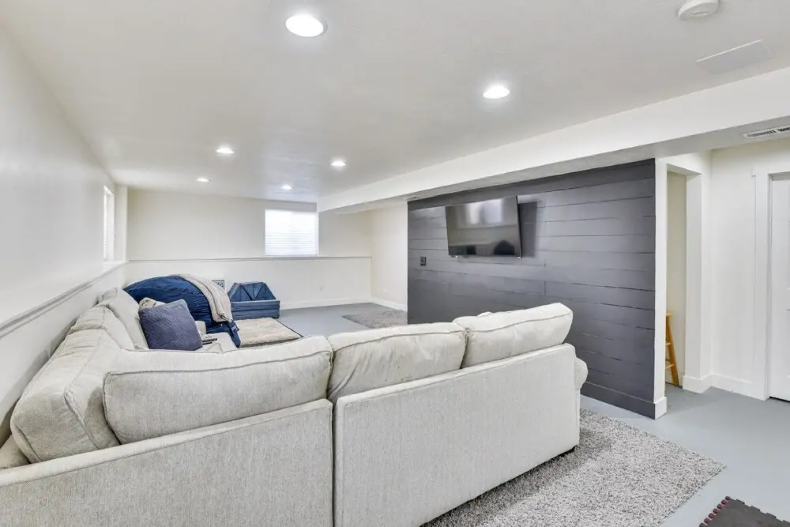 Layton Home w/ Pool + Hot Tub, 23 Mi to Snowbasin!