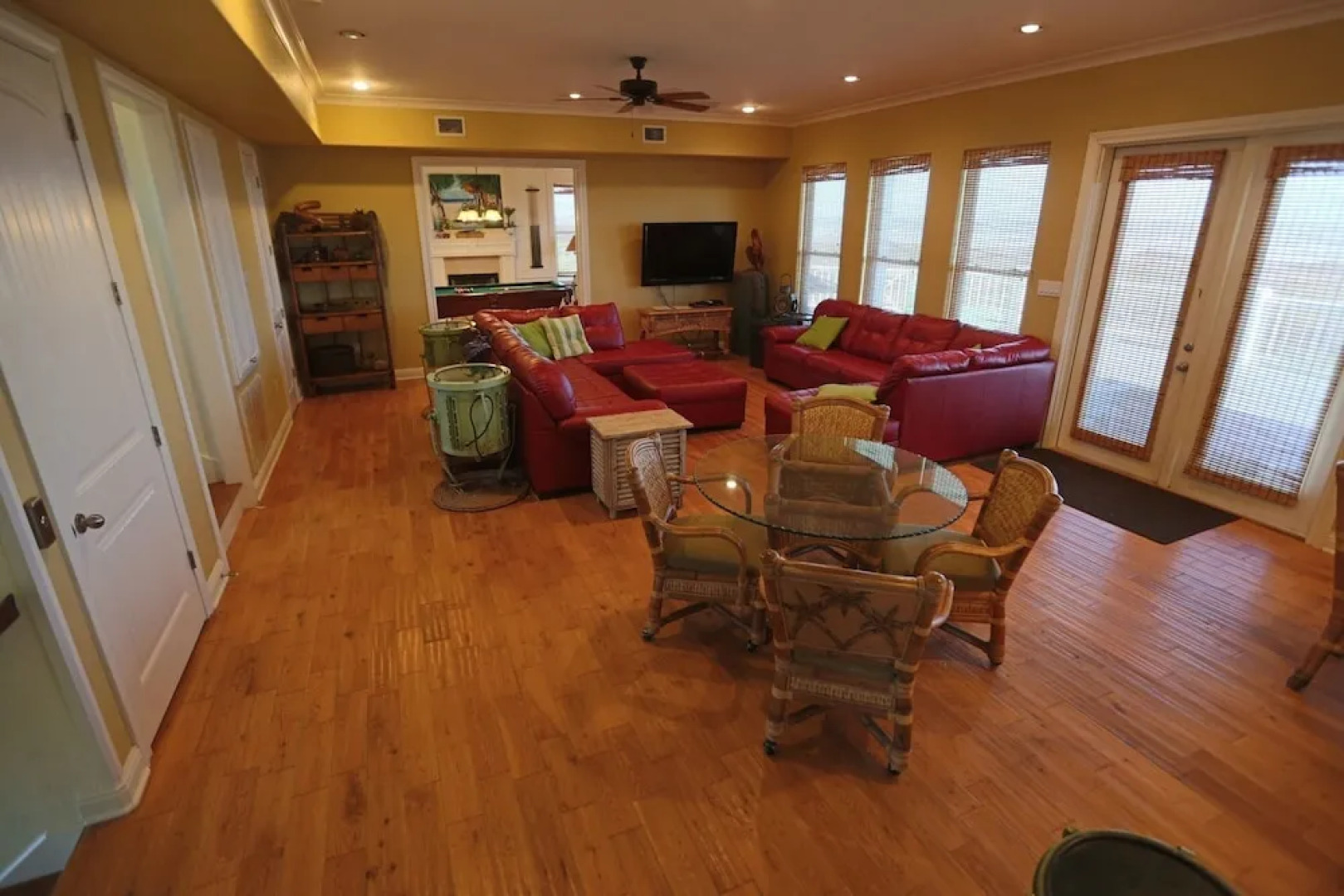 The Ritz Of Crystal Beach 6 Bedroom Home by RedAwning