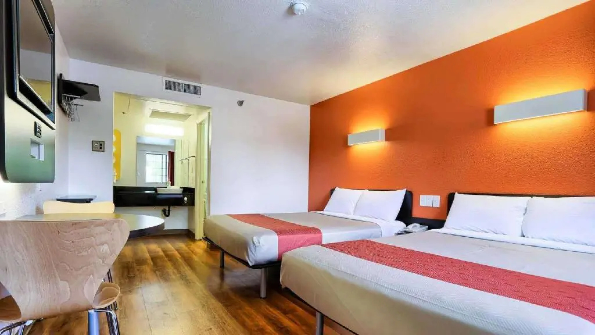 Super 8 by Wyndham Petaluma