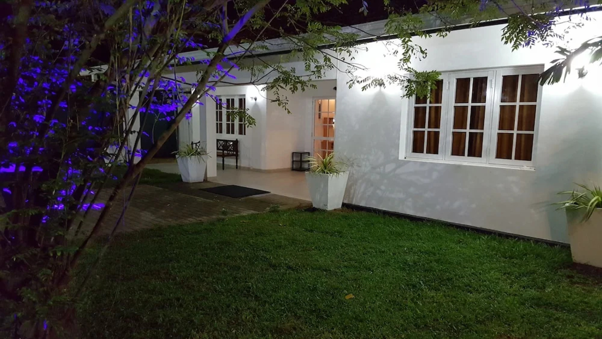 Tripper's Private Villa