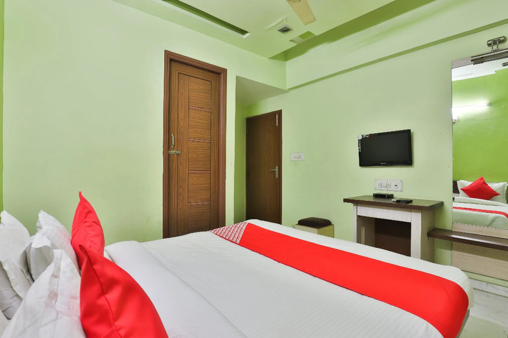 OYO 27689 Hotel Haveli Inn