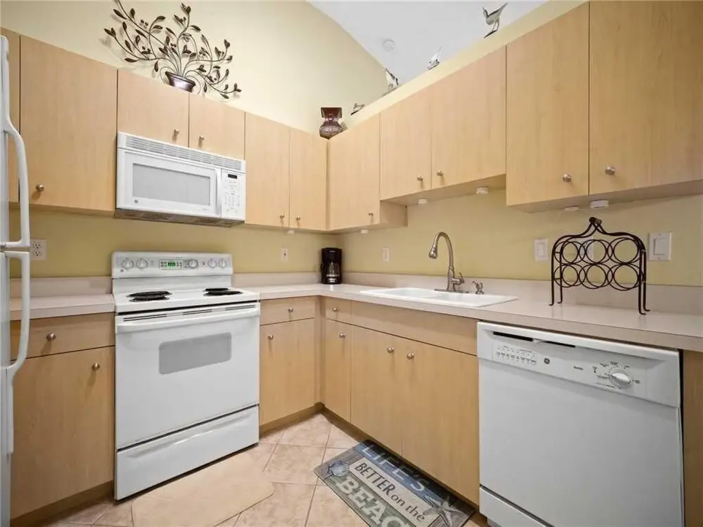 L'Pavia - Two Bedroom Condo