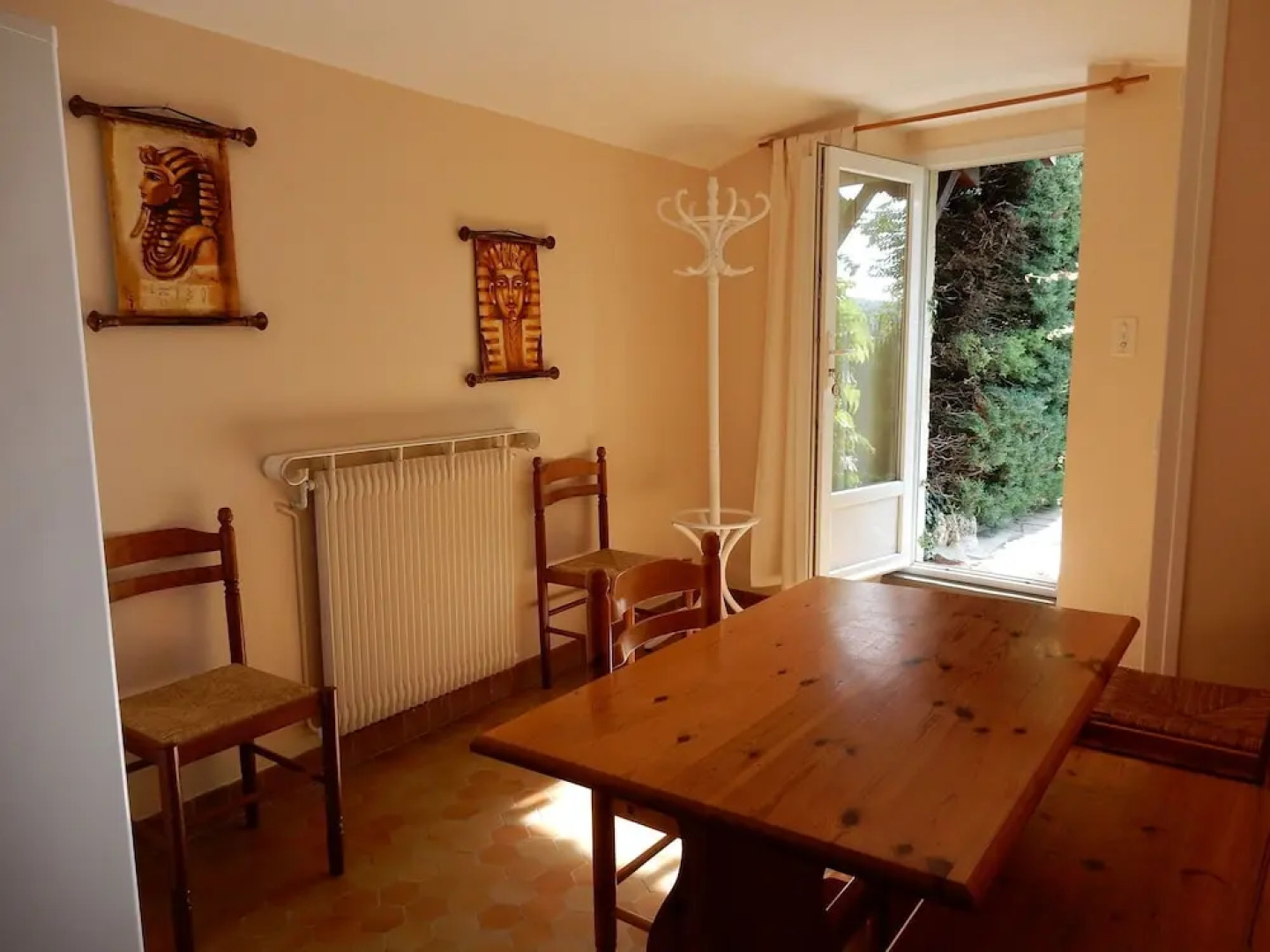 Nice Apartment in a Unique Location Near the Village of La Garde-adhémar