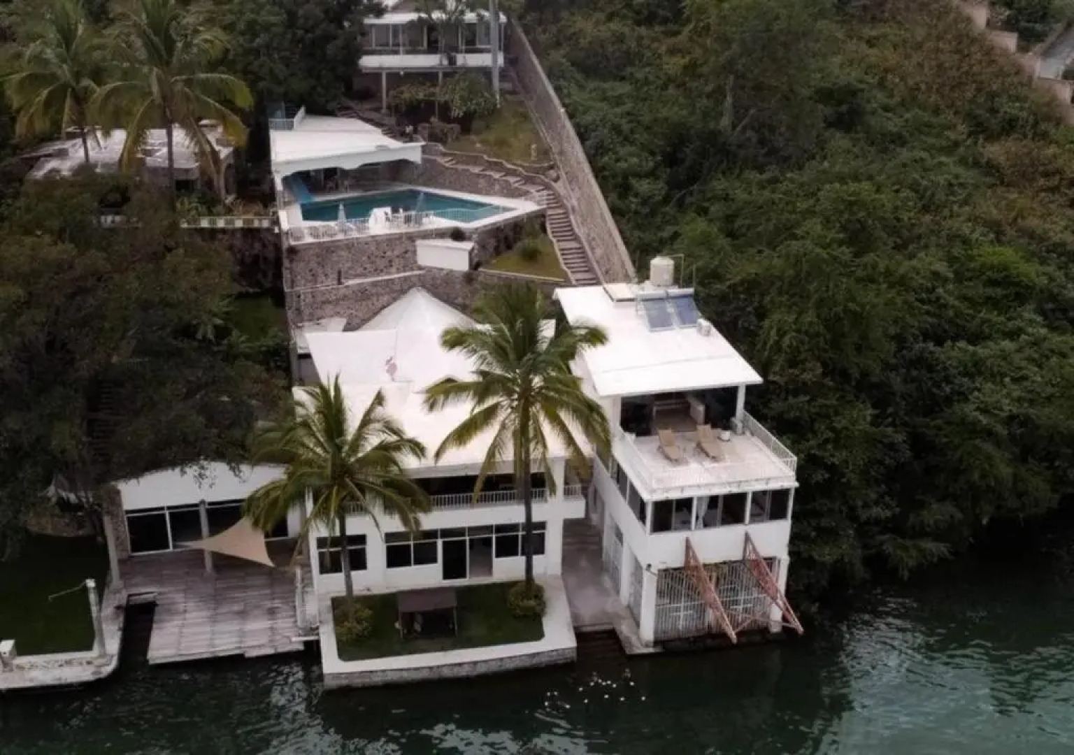 7BR Impresionante Casa De LAGO Con Alberca