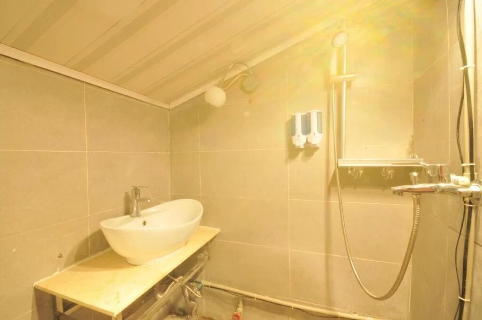 Shangri-La 3 are 3 resortel