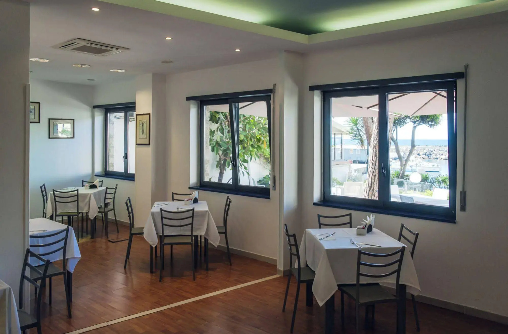 Sea Breeze Residence